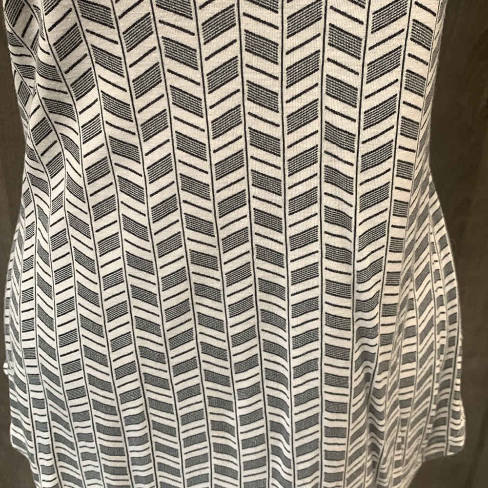 Candie's Scoop Neckline White & Black Geometric Design Tank Top Women's Size S - Picture 3 of 8